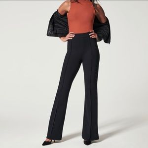 Spanx The Perfect Pant in Hi-Rise Flare | Classic Black | Large